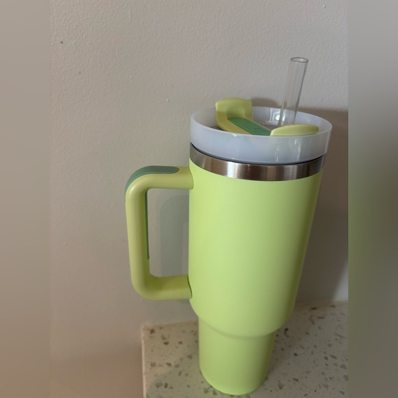 Stanley Quencher H2.0 FlowState Tumbler 40oz (Citron) - Picture 3 of 6